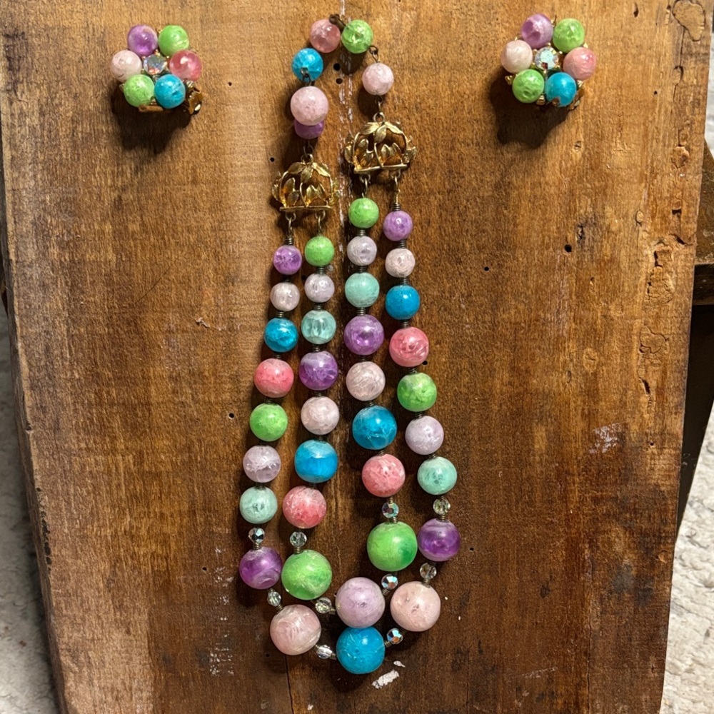 Elegant Vintage Multicolor Beaded Necklace and Earring Set (clip on)